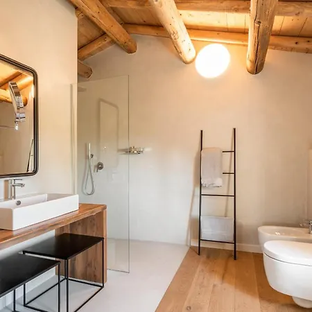 Monte Bisson - Piscina Privata Gospodarstwo agroturystyczne Soave (Verona)