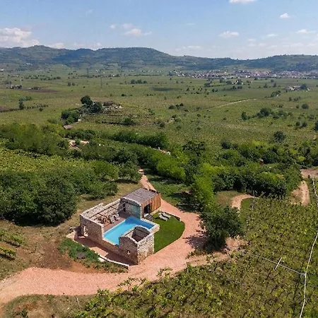 Monte Bisson - Piscina Privata * Soave (Verona)