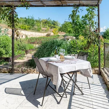 Monte Bisson - Piscina Privata Gospodarstwo agroturystyczne
